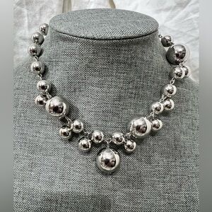 Fashion Jewelry Ladys Silver Platted Ball Necklace Measures 18” Inches.☑️